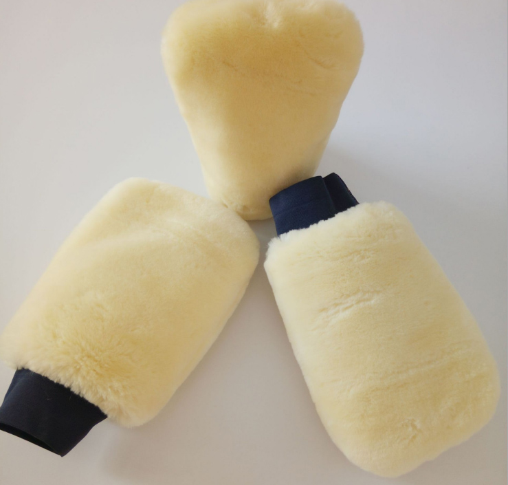 Aithrise Lambskin Fur Car Wash Mitt